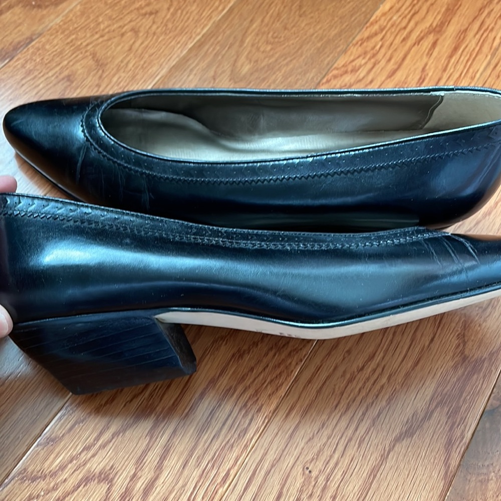 👠 black heels Company 9 Size 7